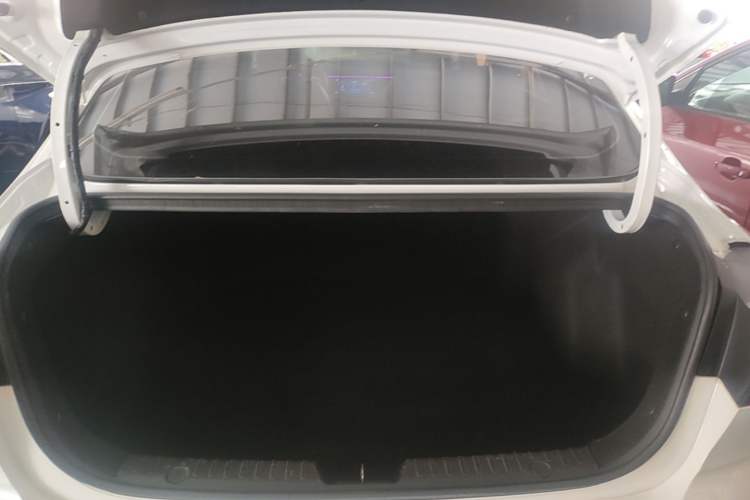 Used CHANGAN Eado 2018 High-Energy Edition 1.6L GDI Manual Pioneer Model China V Standard Trunk