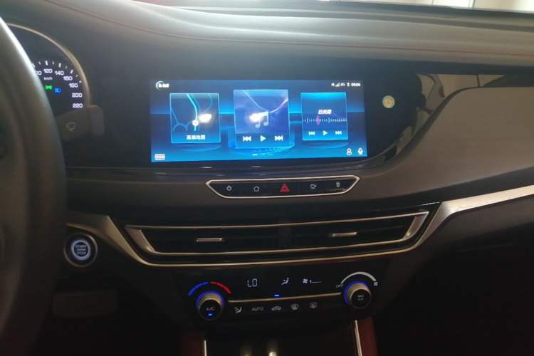 Used CHANGAN Eado 2019 Blue Whale Edition 280T GDI DCT High-Speed Model Audio And AC Panel