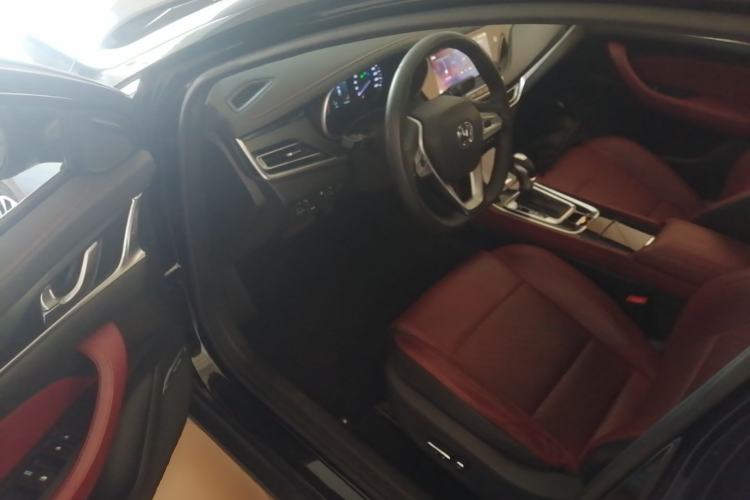 Used CHANGAN Eado 2019 Blue Whale Edition 280T GDI DCT High-Speed Model Driver Seat