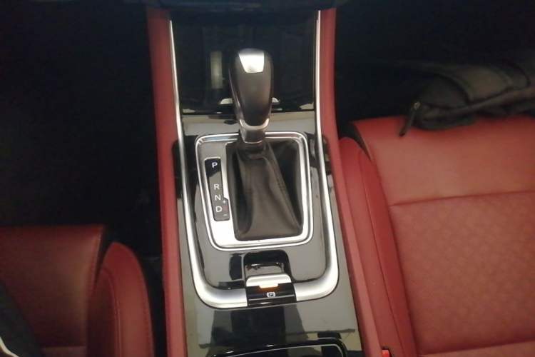 Used CHANGAN Eado 2019 Blue Whale Edition 280T GDI DCT High-Speed Model Gear Lever