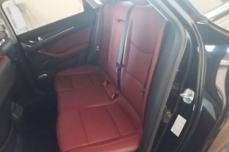 Used CHANGAN Eado 2019 Blue Whale Edition 280T GDI DCT High-Speed Model Left Rear Seat