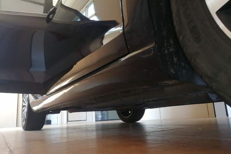 Used CHANGAN Eado 2019 Blue Whale Edition 280T GDI DCT High-Speed Model Right Side Sill