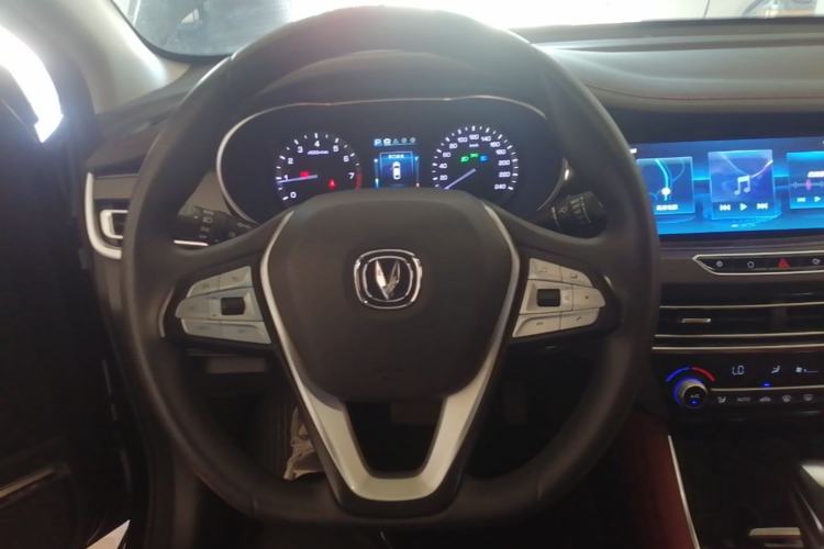Used CHANGAN Eado 2019 Blue Whale Edition 280T GDI DCT High-Speed Model Steering Wheel