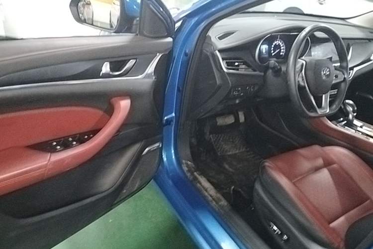 Used CHANGAN Eado 2019 Blue Whale Edition 280T GDI DCT High-Speed Model Driver Seat