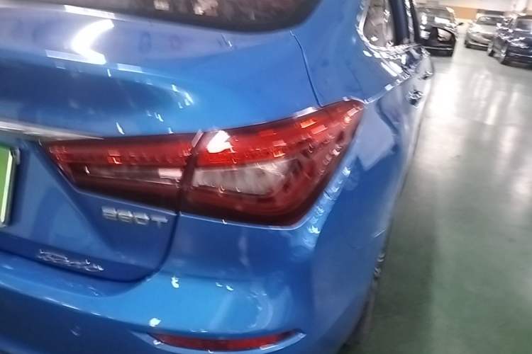 Used CHANGAN Eado 2019 Blue Whale Edition 280T GDI DCT High-Speed Model Right Rear Taillight