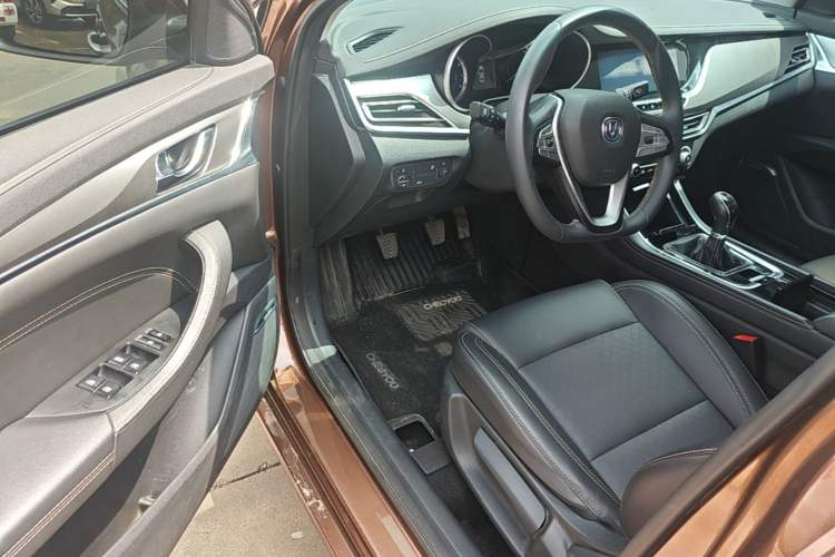 Used CHANGAN Eado 2019 High-Energy Edition 1.6L GDI Manual Pioneer Model China VI Standard Driver Seat