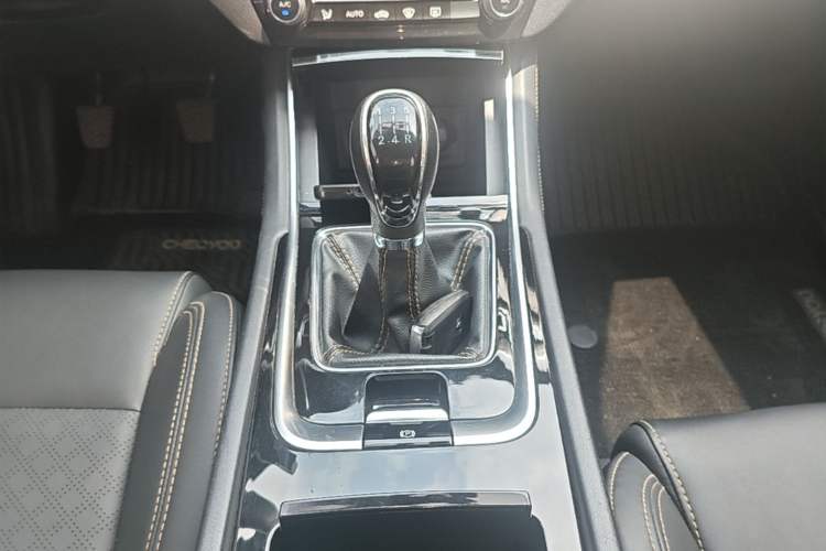 Used CHANGAN Eado 2019 High-Energy Edition 1.6L GDI Manual Pioneer Model China VI Standard Gear Lever