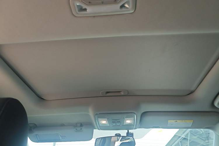 Used CHANGAN Eado 2019 High-Energy Edition 1.6L GDI Manual Pioneer Model China VI Standard Headliner