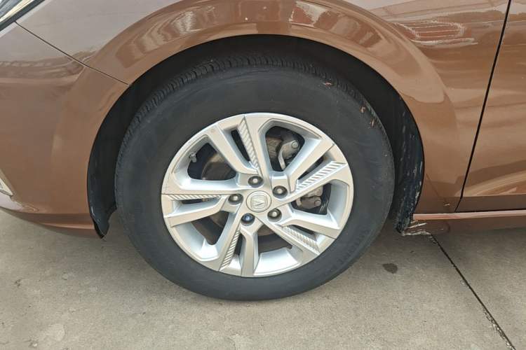 Used CHANGAN Eado 2019 High-Energy Edition 1.6L GDI Manual Pioneer Model China VI Standard Left Front Wheel Hub