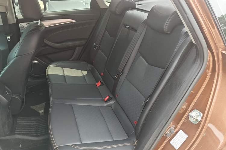Used CHANGAN Eado 2019 High-Energy Edition 1.6L GDI Manual Pioneer Model China VI Standard Left Rear Seat