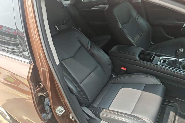 Used CHANGAN Eado 2019 High-Energy Edition 1.6L GDI Manual Pioneer Model China VI Standard Right Front Seat