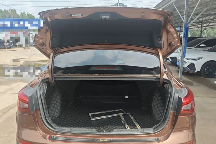 Used CHANGAN Eado 2019 High-Energy Edition 1.6L GDI Manual Pioneer Model China VI Standard Trunk