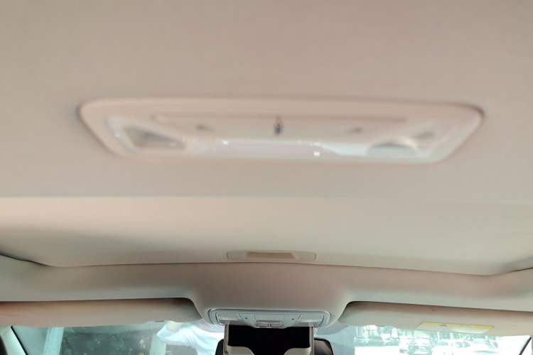 Used CHANGAN Eado 2019 Blue Whale Edition 280T GDI DCT High-Speed Model Headliner