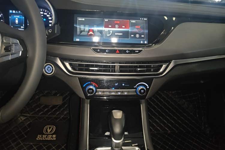 Used CHANGAN Eado 2019 Blue Whale Edition 280T GDI DCT High-Speed Model Audio And AC Panel