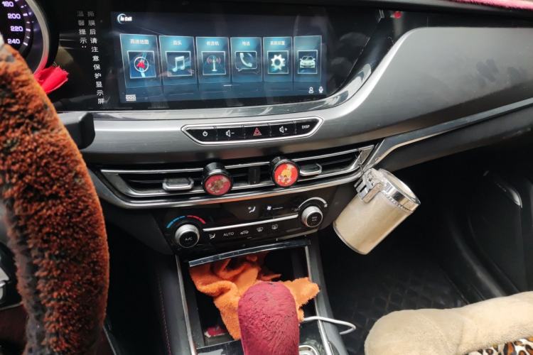Used CHANGAN Eado 2019 Blue Whale Edition 280T GDI DCT High-Speed Model Audio And AC Panel