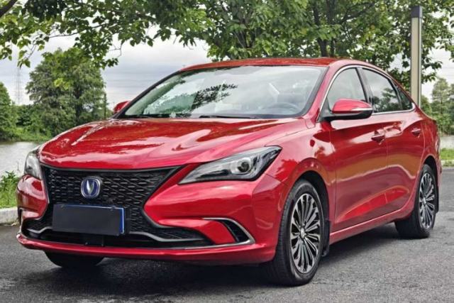 Ojetý CHANGAN Eado 2019 Blue Whale Edition 280T GDI DCT High-Speed Model