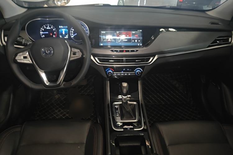 Used CHANGAN Eado 2019 Blue Whale Edition 280T GDI DCT High-Speed Model Center Console