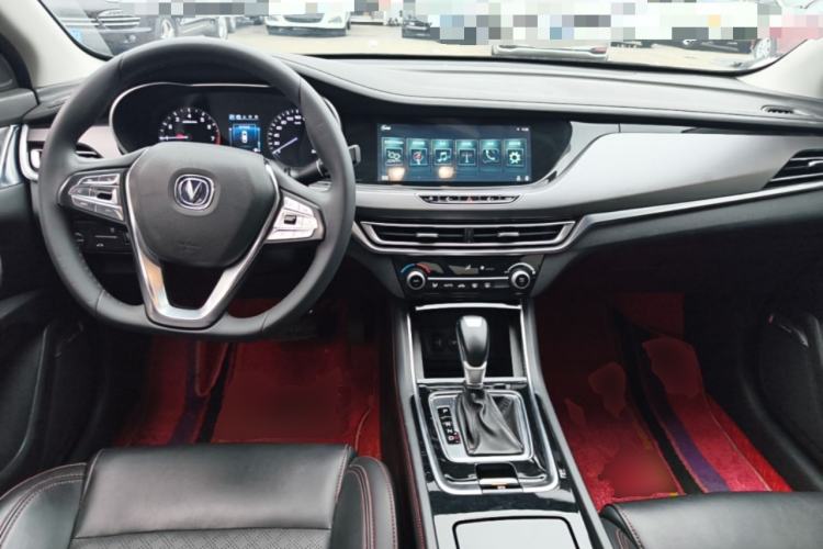 Used CHANGAN Eado 2019 Blue Whale Edition 280T GDI DCT High-Speed Model Center Console