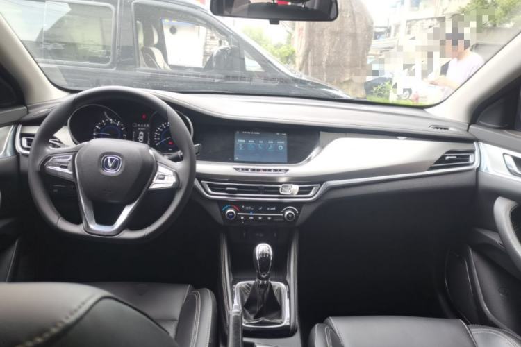 Used CHANGAN Eado 2019 1.6L GDI Manual Value Edition China VI Standard Center Console