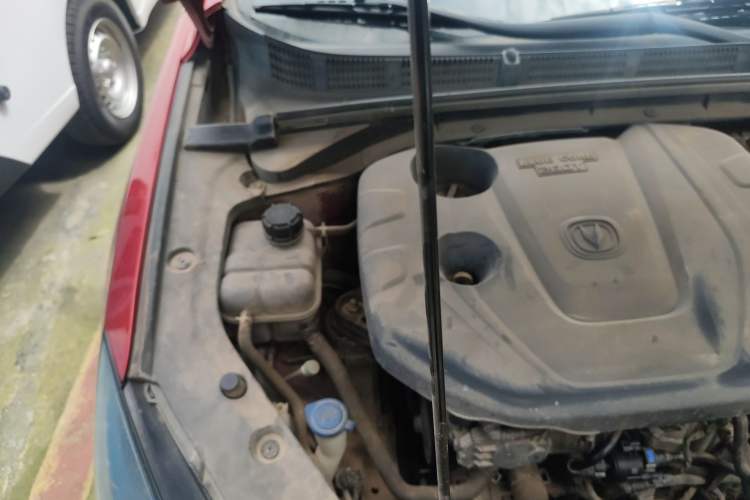 Used CHANGAN Eado 2019 Blue Whale Edition 280T GDI DCT High-Speed Model Engine Bay Right