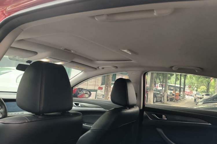 Used CHANGAN Eado 2019 Blue Whale Edition 280T GDI DCT High-Speed Model Headliner