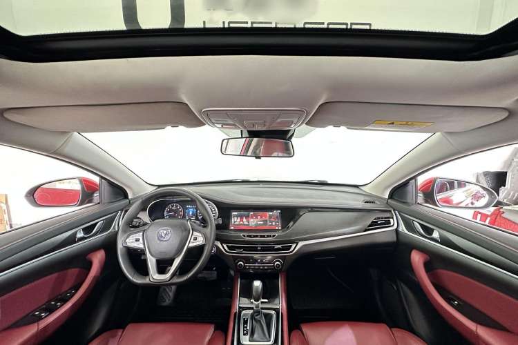 Used CHANGAN Eado 2019 Blue Whale Edition 280T GDI DCT High-Speed Model Interior 1