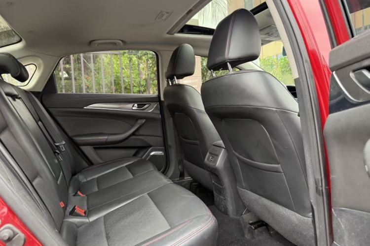 Used CHANGAN Eado 2019 Blue Whale Edition 280T GDI DCT High-Speed Model Interior 2