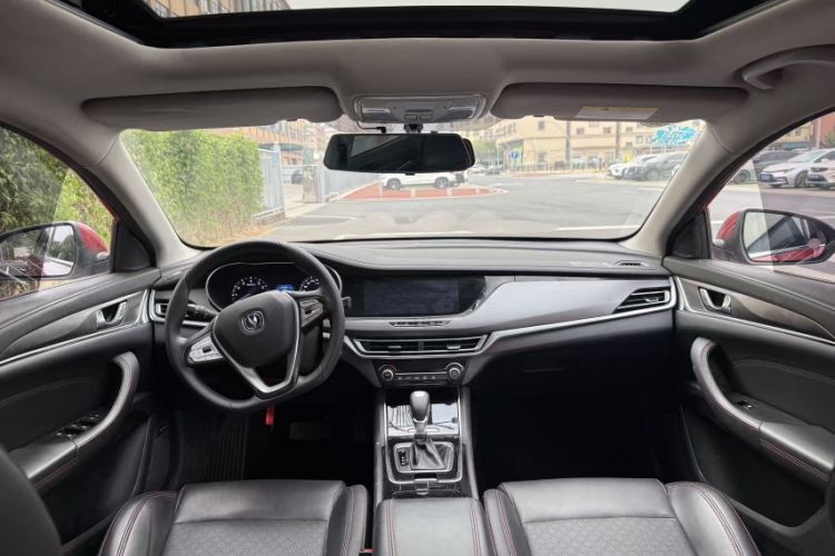Used CHANGAN Eado 2019 Blue Whale Edition 280T GDI DCT High-Speed Model Interior 3