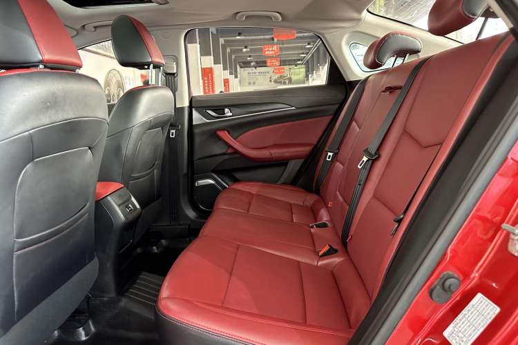 Used CHANGAN Eado 2019 Blue Whale Edition 280T GDI DCT High-Speed Model Interior 3