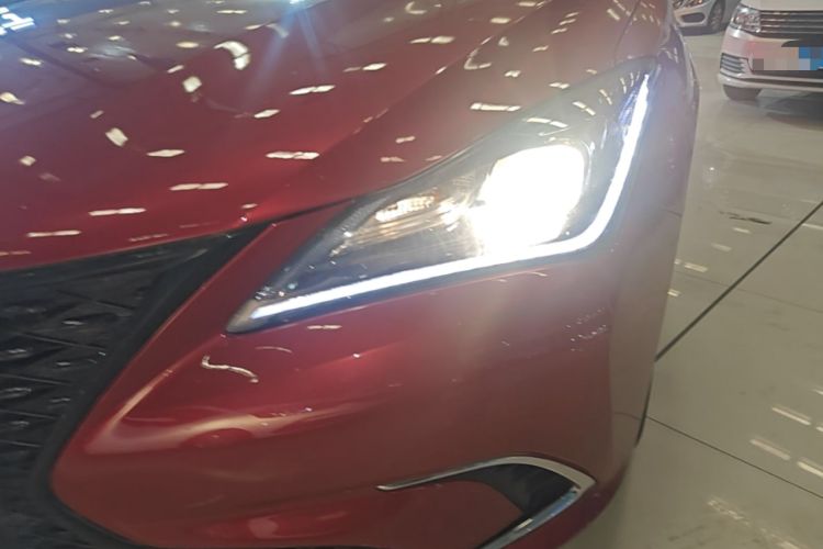 Used CHANGAN Eado 2019 Blue Whale Edition 280T GDI DCT High-Speed Model Left Front Headlight
