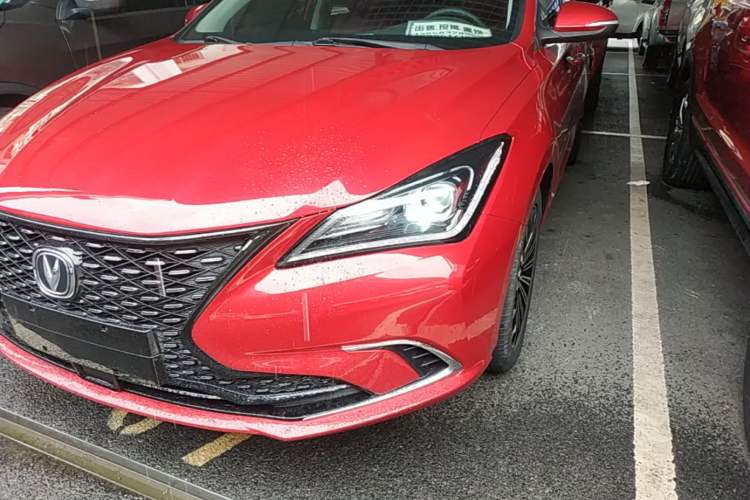 Used CHANGAN Eado 2019 Blue Whale Edition 280T GDI DCT High-Speed Model Left Front Headlight