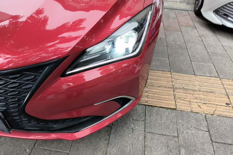 Used CHANGAN Eado 2019 Blue Whale Edition 280T GDI DCT High-Speed Model Left Front Headlight