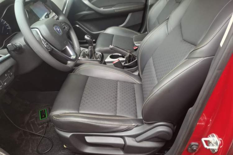 Used CHANGAN Eado 2019 1.6L GDI Manual Value Edition China VI Standard Left Front Seat