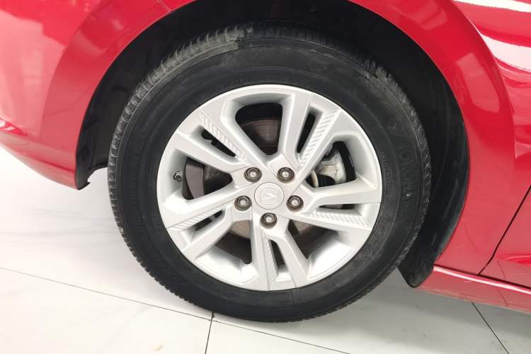 Used CHANGAN Eado 2019 High-Energy Edition 1.6L GDI Automatic Pioneer Model China VI Standard Left Front Wheel Hub
