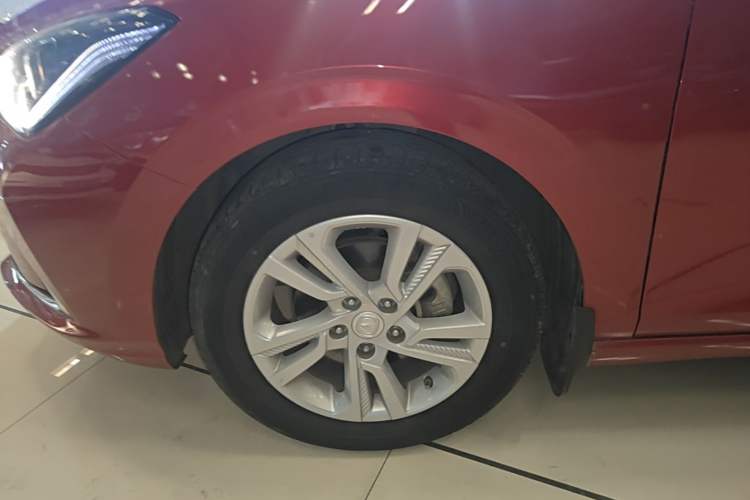 Used CHANGAN Eado 2019 Blue Whale Edition 280T GDI DCT High-Speed Model Left Front Wheel Hub