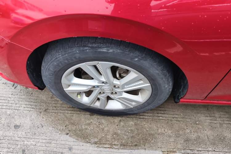 Used CHANGAN Eado 2019 Blue Whale Edition 280T GDI DCT High-Speed Model Left Front Wheel Hub