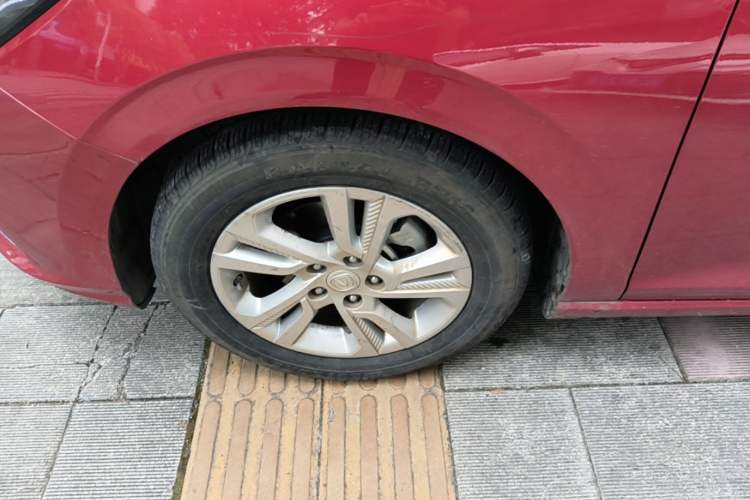 Used CHANGAN Eado 2019 Blue Whale Edition 280T GDI DCT High-Speed Model Left Front Wheel Hub