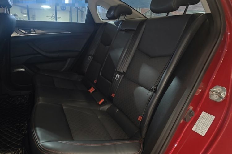 Used CHANGAN Eado 2019 Blue Whale Edition 280T GDI DCT High-Speed Model Left Rear Seat
