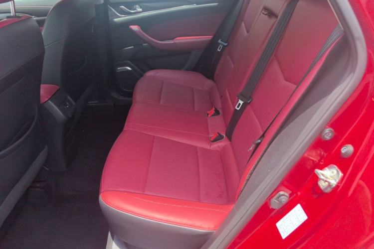 Used CHANGAN Eado 2019 Blue Whale Edition 280T GDI DCT High-Speed Model Left Rear Seat