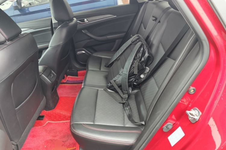 Used CHANGAN Eado 2019 Blue Whale Edition 280T GDI DCT High-Speed Model Left Rear Seat