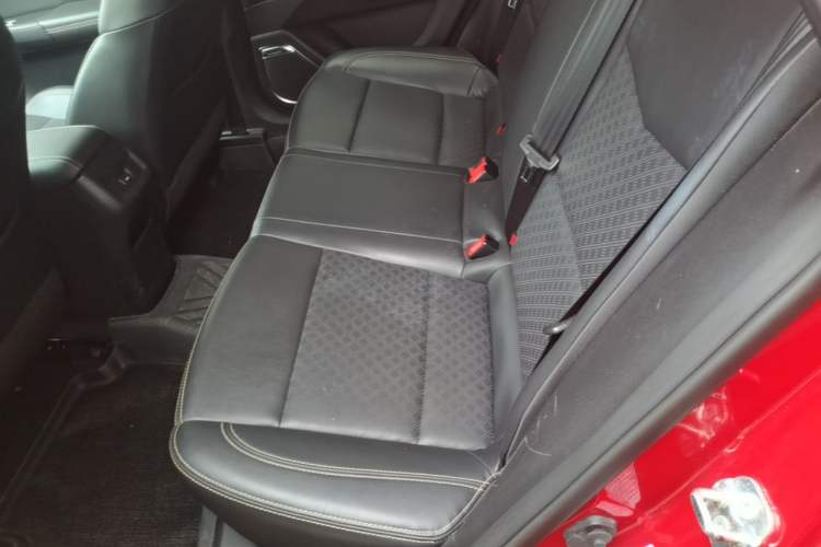 Used CHANGAN Eado 2019 1.6L GDI Manual Value Edition China VI Standard Left Rear Seat