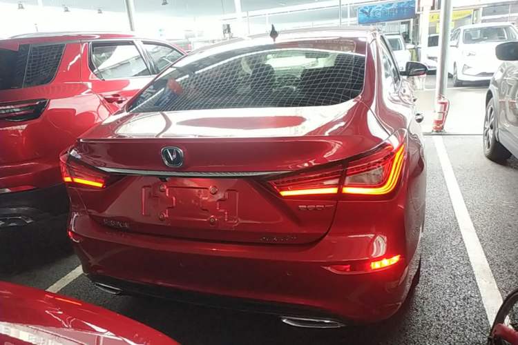 Used CHANGAN Eado 2019 Blue Whale Edition 280T GDI DCT High-Speed Model Rear
