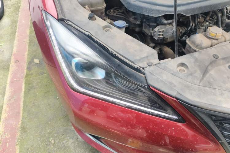 Used CHANGAN Eado 2019 Blue Whale Edition 280T GDI DCT High-Speed Model Right Front Headlight