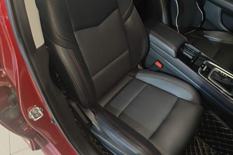 Used CHANGAN Eado 2019 Blue Whale Edition 280T GDI DCT High-Speed Model Right Front Seat