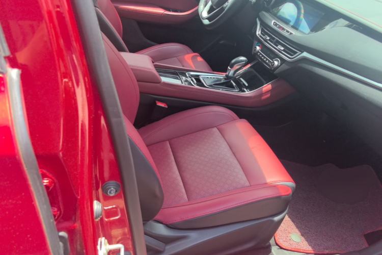 Used CHANGAN Eado 2019 Blue Whale Edition 280T GDI DCT High-Speed Model Right Front Seat