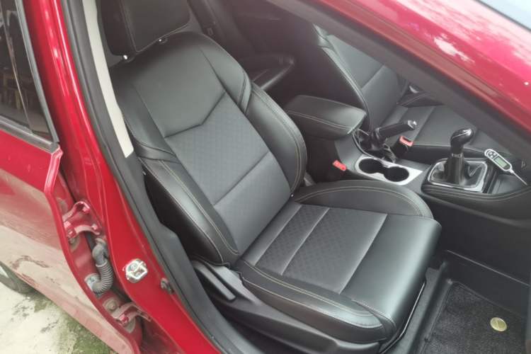 Used CHANGAN Eado 2019 1.6L GDI Manual Value Edition China VI Standard Right Front Seat