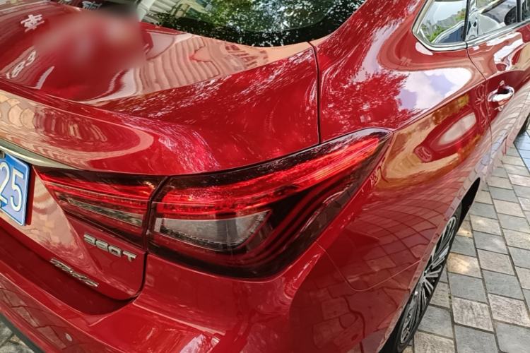Used CHANGAN Eado 2019 Blue Whale Edition 280T GDI DCT Light-Speed Model Right Rear Taillight