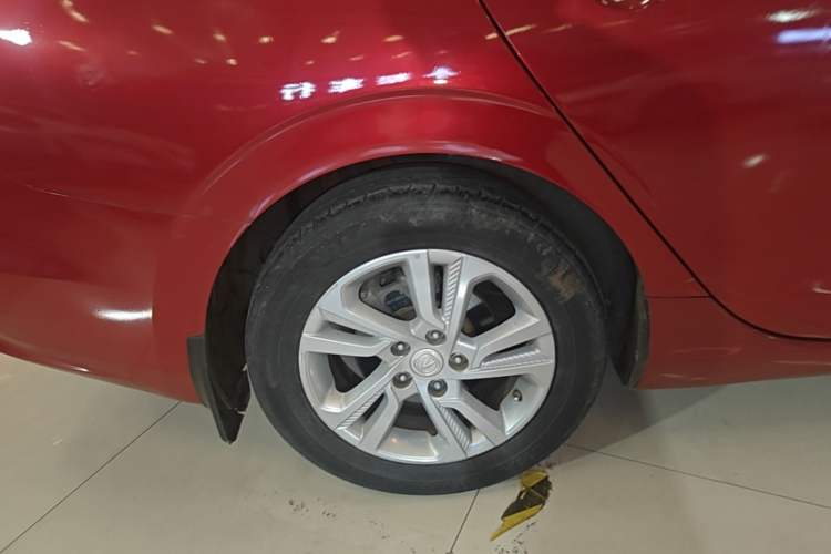 Used CHANGAN Eado 2019 Blue Whale Edition 280T GDI DCT High-Speed Model Right Rear Wheel Hub