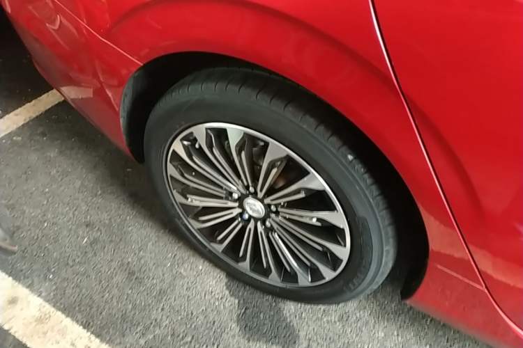 Used CHANGAN Eado 2019 Blue Whale Edition 280T GDI DCT High-Speed Model Right Rear Wheel Hub