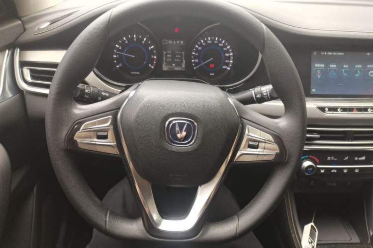 Used CHANGAN Eado 2019 1.6L GDI Manual Value Edition China VI Standard Steering Wheel